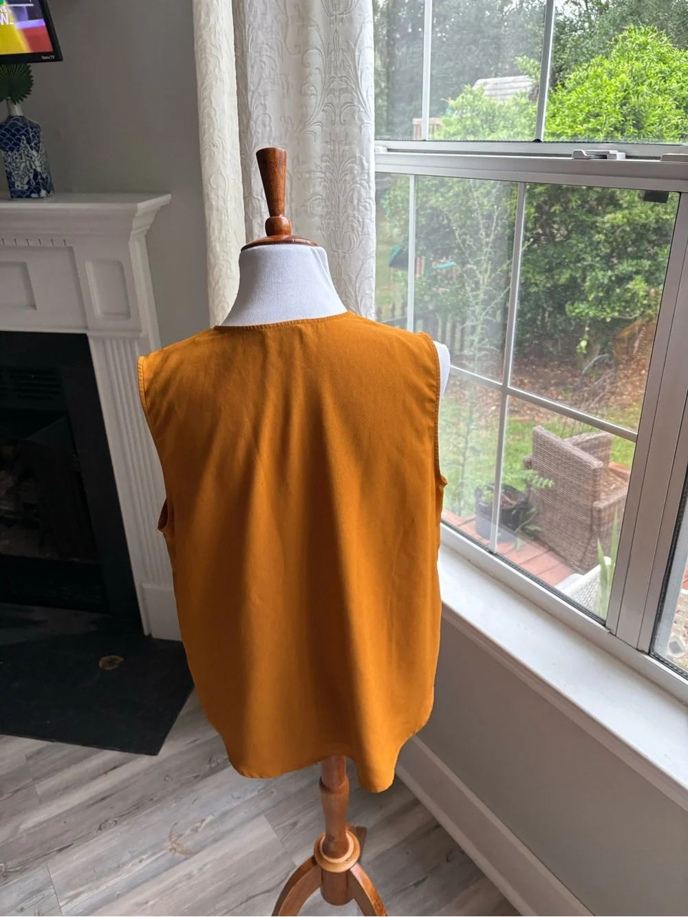 NWOT J. Crew Mustard Ruffle V-Neck Sleeveless Top Size Large - Picture 4 of 8
